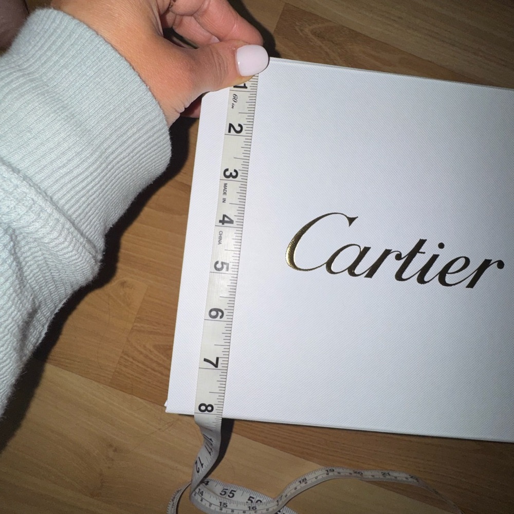 Cartier White Box with Gold Script Logo - Picture 4 of 6